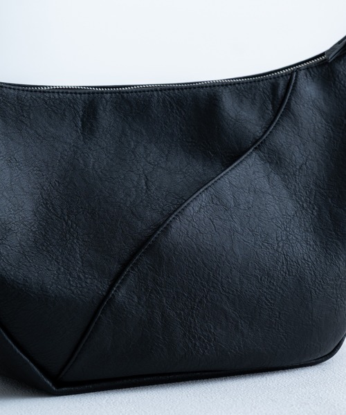 sinss 2wayスリットハーフムーンバッグ 2way slit half moon bag / 2wayスリットハーフムーンバッグ