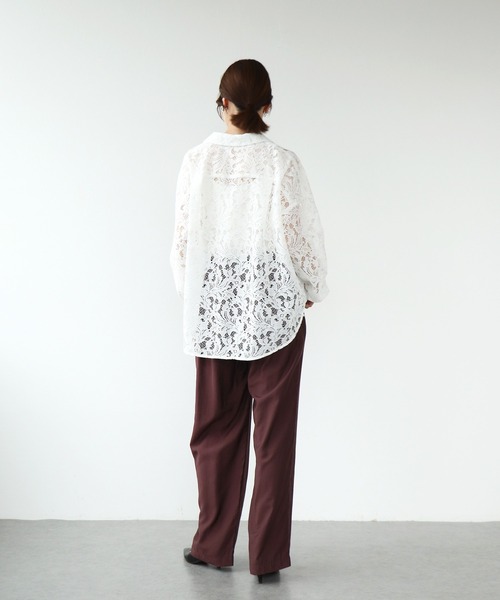 Jines(ジネス)の「フラワーレースオープンカラーシャツ(シャツ/ブラウス・レディース・ホワイト/ネイビー・38)」の21枚目の写真