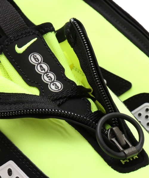 NIKE（ナイキ）の「NIKE W AIR MAX SNDR / ナイキ ウィメンズ エア マックス SNDR 【SP】（スニーカー・レディース・イエロー・23.0cm/23.5cm/24.0cm/24.5cm/25.0cm/25.5cm/26.0cm/26.5cm/27.0cm/27.5cm/28.0cm/28.5cm/29.0cm/22.0cm）」の5枚目の写真