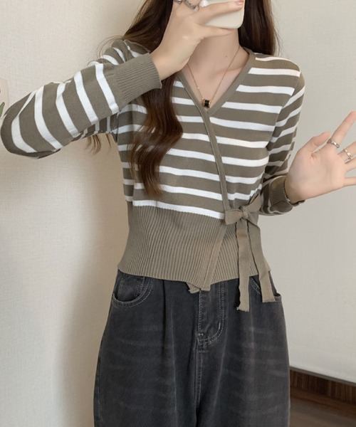 2ly2(トゥーリートゥー)の「リボンディテールで女性らしさUP♪ボーダーカーディガン(ニット/セーター・レディース・ホワイト/ブラック/モカ・FREE)」の14枚目の写真