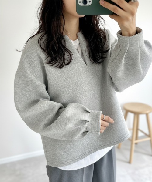 Lateru(ラテル)の「レディース V ネックダンボールトップス ぽわん袖プルオーバー 春夏秋(スウェット・レディース・アイボリー/ブラック/グレー・FREE)」の9枚目の写真