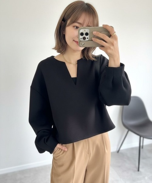 Lateru(ラテル)の「レディース V ネックダンボールトップス ぽわん袖プルオーバー 春夏秋(スウェット・レディース・アイボリー/ブラック/グレー・FREE)」の6枚目の写真
