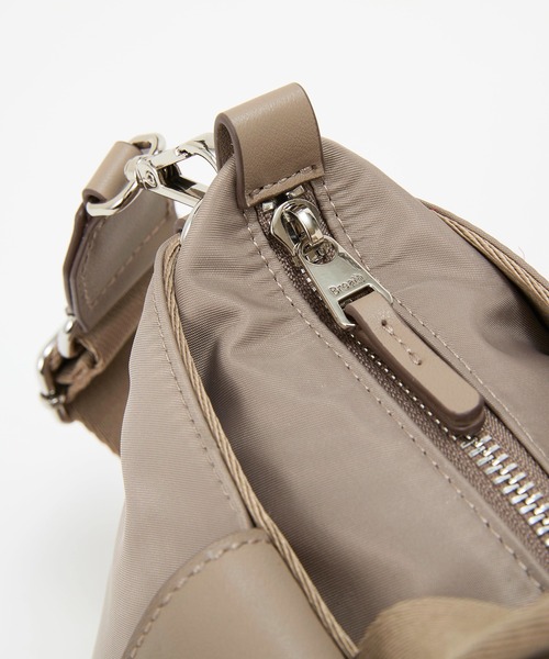 Breath TOPKAPI(ブレストプカピ)の「【Breath TOPKAPI】DAY TRIPPER デイトリッパー ナイロン 2way ミニ トートバッグ(トートバッグ・レディース・ブラック/グレイッシュベージュ/ブラウン・FREE)」の13枚目の写真