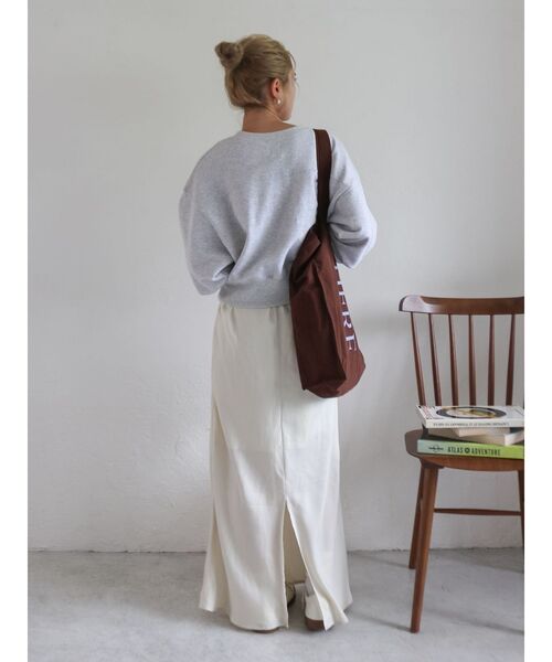 Ungrid(アングリッド)の「ロゴ刺繍ショートスウェット(スウェット・レディース・ライトグレー/オレンジ/グリーン・FREE)」の6枚目の写真