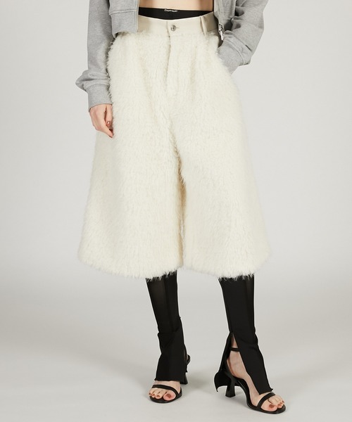 PRANK PROJECT（プランクプロジェクト）の「ファーコンビハーフパンツ / Fur Combination Half Pants（その他パンツ・レディース・ホワイト/グレー・36/38）」の2枚目の写真