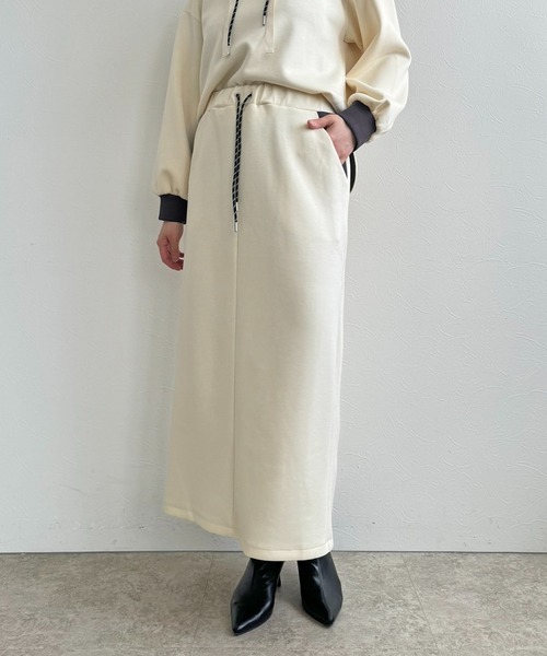 LHELBIE（レルビエ）の「バイカラーダンボールスカート（スカート・レディース・ネイビー/アイボリー/ブラック・M）」の22枚目の写真