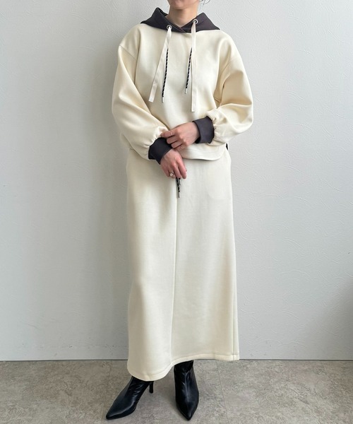 LHELBIE（レルビエ）の「バイカラーダンボールスカート（スカート・レディース・ネイビー/アイボリー/ブラック・M）」の15枚目の写真