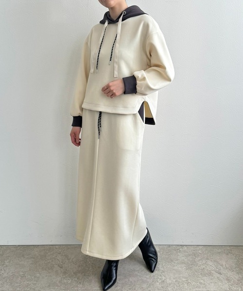 LHELBIE（レルビエ）の「バイカラーダンボールスカート（スカート・レディース・ネイビー/アイボリー/ブラック・M）」の18枚目の写真