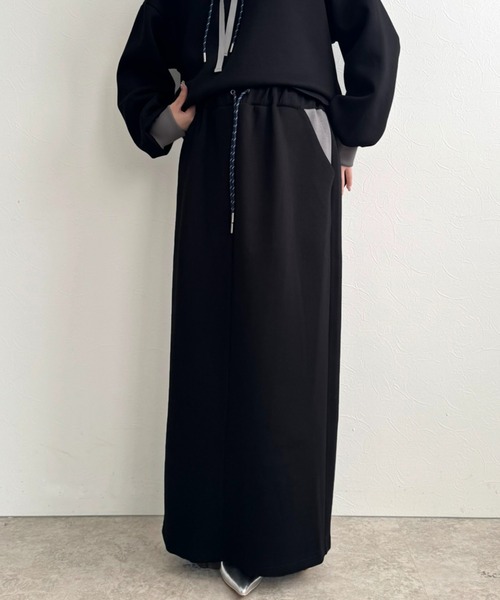 LHELBIE（レルビエ）の「バイカラーダンボールスカート（スカート・レディース・ネイビー/アイボリー/ブラック・M）」の12枚目の写真