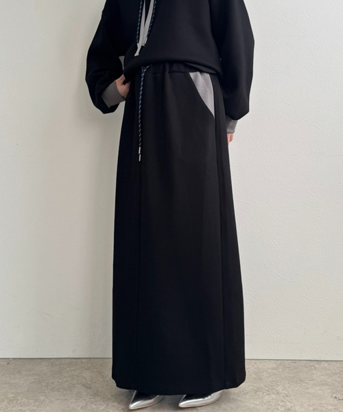 LHELBIE（レルビエ）の「バイカラーダンボールスカート（スカート・レディース・ネイビー/アイボリー/ブラック・M）」の8枚目の写真