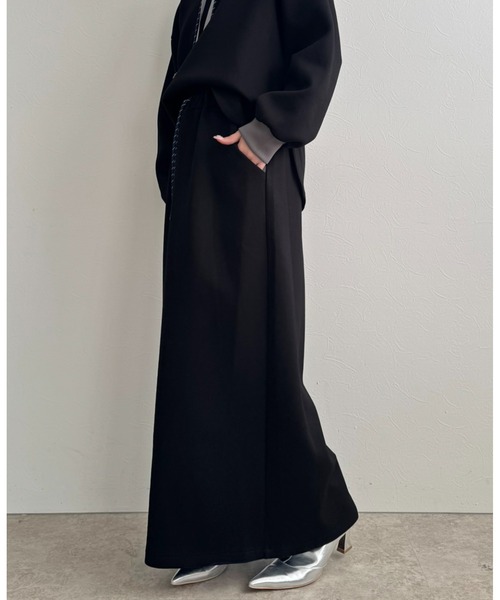 LHELBIE（レルビエ）の「バイカラーダンボールスカート（スカート・レディース・ネイビー/アイボリー/ブラック・M）」の9枚目の写真