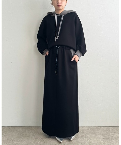 LHELBIE（レルビエ）の「バイカラーダンボールスカート（スカート・レディース・ネイビー/アイボリー/ブラック・M）」の7枚目の写真