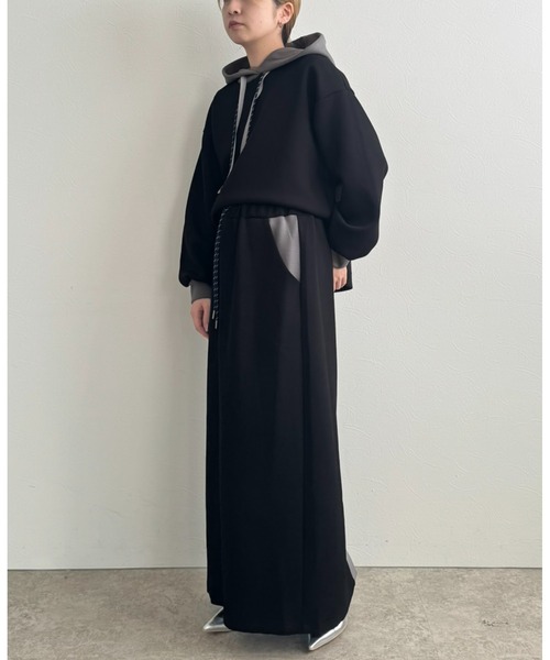 LHELBIE（レルビエ）の「バイカラーダンボールスカート（スカート・レディース・ネイビー/アイボリー/ブラック・M）」の6枚目の写真