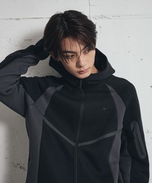 テックフリースジップパーカー」に該当するNIKE（ナイキ）の