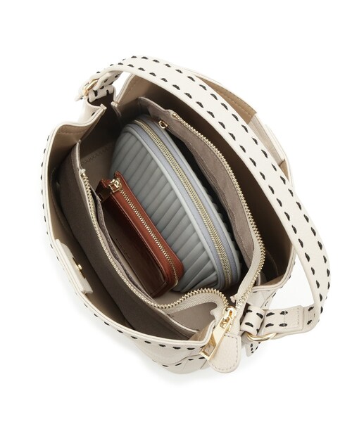 Reflect(リフレクト)の「【収納力◎/付属ストラップあり】バイカラーステッチバッグ(ハンドバッグ・レディース・ブラック/ライトベージュ/ブラウン系その他・00)」の19枚目の写真
