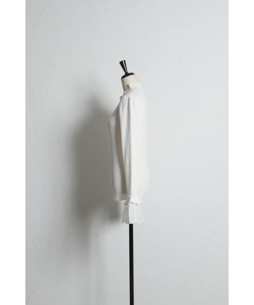 tocco closet（トッコ　クローゼット）の「【ZOZO限定】カットフラワーレースカフスニットトップス（ニット/セーター・レディース・アイボリー/ブラック・M）」の21枚目の写真