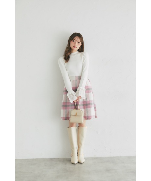 tocco closet（トッコ　クローゼット）の「【ZOZO限定】カットフラワーレースカフスニットトップス（ニット/セーター・レディース・アイボリー/ブラック・M）」の3枚目の写真