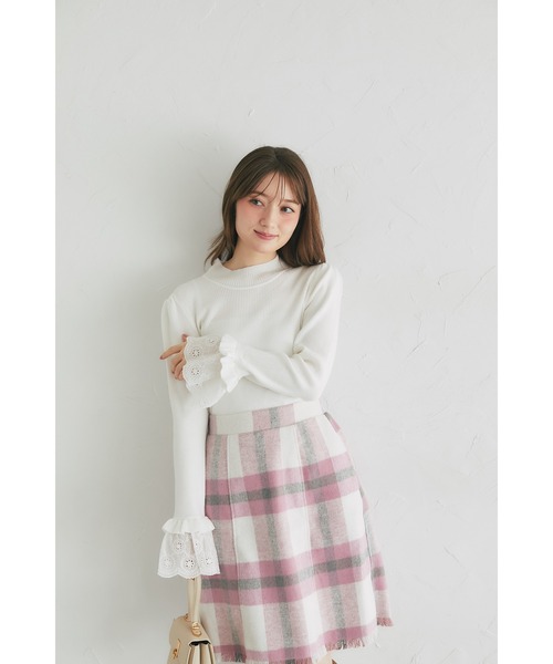 tocco closet（トッコ　クローゼット）の「【ZOZO限定】カットフラワーレースカフスニットトップス（ニット/セーター・レディース・アイボリー/ブラック・M）」の6枚目の写真
