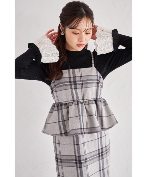 tocco closet（トッコ　クローゼット）の「【ZOZO限定】カットフラワーレースカフスニットトップス（ニット/セーター・レディース・アイボリー/ブラック・M）」の15枚目の写真