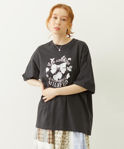 MILKFED.（ミルクフェド）の「WATERCOLOR STRAWBERRY WIDE S/S TEE（Tシャツ/カットソー・レディース・オフホワイト/ライトピンク/チャコール・L/M）」の3枚目の写真