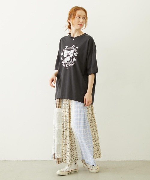 MILKFED.（ミルクフェド）の「WATERCOLOR STRAWBERRY WIDE S/S TEE（Tシャツ/カットソー・レディース・オフホワイト/ライトピンク/チャコール・L/M）」の7枚目の写真