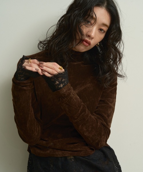 Lutim by u(ルチバイユー)の「Sheer velvet bottle neck long t-shirt / シアーベロアボトルネックロンT(Tシャツ/カットソー・レディース・ダークグレー/ブラウン/ブラック・FREE)」の1枚目の写真