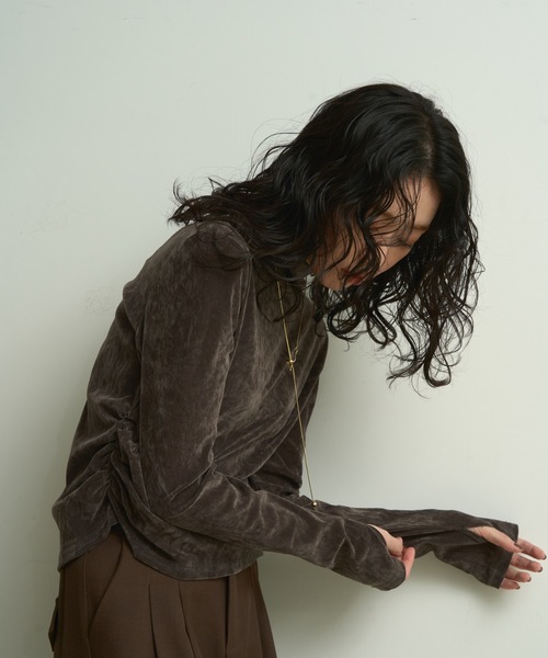 Lutim by u(ルチバイユー)の「Sheer velvet bottle neck long t-shirt / シアーベロアボトルネックロンT(Tシャツ/カットソー・レディース・ダークグレー/ブラウン/ブラック・FREE)」の3枚目の写真
