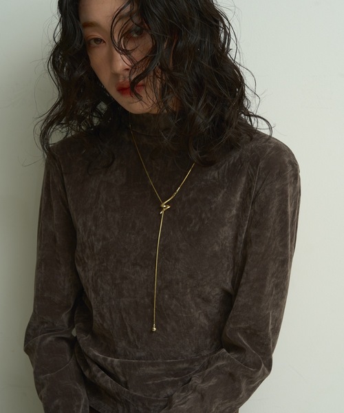 Lutim by u(ルチバイユー)の「Sheer velvet bottle neck long t-shirt / シアーベロアボトルネックロンT(Tシャツ/カットソー・レディース・ダークグレー/ブラウン/ブラック・FREE)」の21枚目の写真