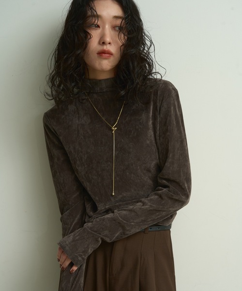 Lutim by u(ルチバイユー)の「Sheer velvet bottle neck long t-shirt / シアーベロアボトルネックロンT(Tシャツ/カットソー・レディース・ダークグレー/ブラウン/ブラック・FREE)」の15枚目の写真