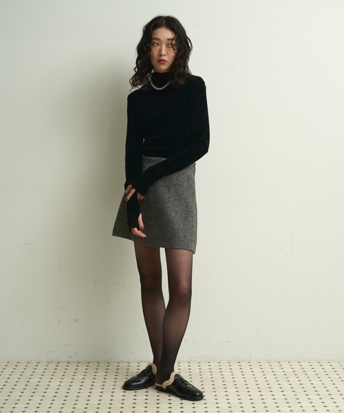 Lutim by u(ルチバイユー)の「Sheer velvet bottle neck long t-shirt / シアーベロアボトルネックロンT(Tシャツ/カットソー・レディース・ダークグレー/ブラウン/ブラック・FREE)」の7枚目の写真