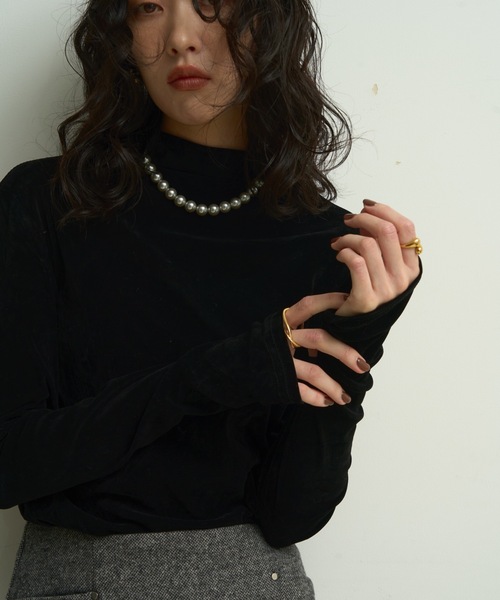 Lutim by u(ルチバイユー)の「Sheer velvet bottle neck long t-shirt / シアーベロアボトルネックロンT(Tシャツ/カットソー・レディース・ダークグレー/ブラウン/ブラック・FREE)」の11枚目の写真