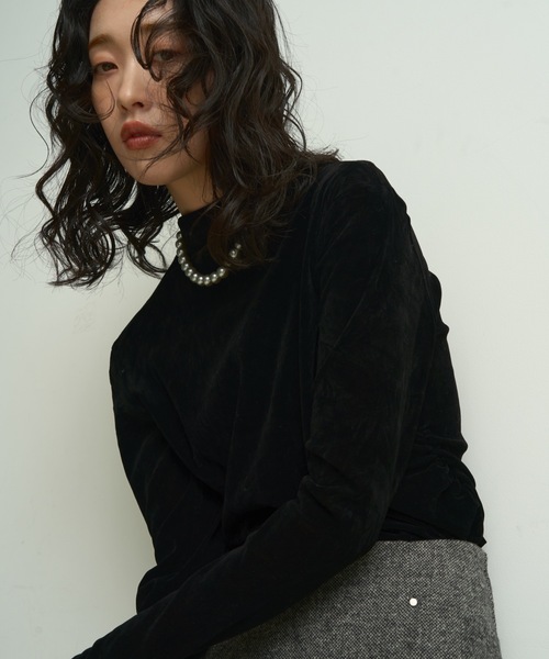 Lutim by u(ルチバイユー)の「Sheer velvet bottle neck long t-shirt / シアーベロアボトルネックロンT(Tシャツ/カットソー・レディース・ダークグレー/ブラウン/ブラック・FREE)」の12枚目の写真