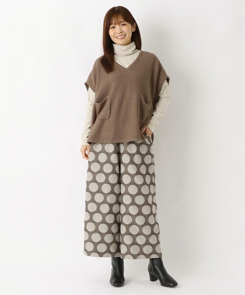 one'sterrace(ワンズテラス)の「ドットジャカード 9分丈セミワイドパンツ(その他パンツ・レディース・ダークブラウン系8/グレー系4/グレー系その他7・02)」の15枚目の写真