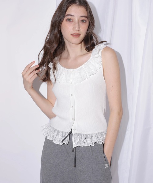 Rirandture(リランドチュール)の「カットワークレースフリルタンク(ニット/セーター・レディース・ホワイト/ライトブルー/ブラック・2)」の1枚目の写真