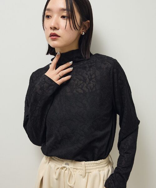 Green　Parks（グリーンパークス）の「レースハイネックプルオーバー（Tシャツ/カットソー・レディース・ブラック/カーキ/アイボリー・FREE）」の2枚目の写真