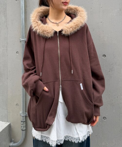 w closet(ダブルクローゼット)の「ファーフードZIPパーカー(パーカー・レディース・グレー/アイボリー/ブラウン・FREE)」の3枚目の写真