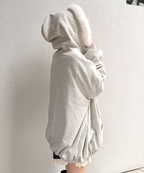 w closet(ダブルクローゼット)の「ファーフードZIPパーカー(パーカー・レディース・グレー/アイボリー/ブラウン・FREE)」の6枚目の写真