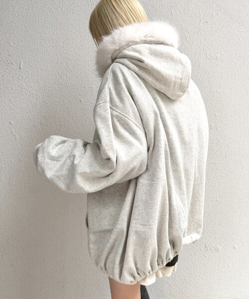 w closet(ダブルクローゼット)の「ファーフードZIPパーカー(パーカー・レディース・グレー/アイボリー/ブラウン・FREE)」の8枚目の写真
