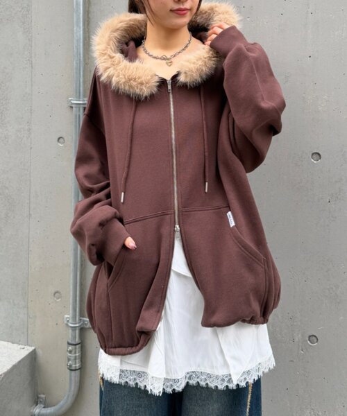 w closet（ダブルクローゼット）の「ファーフードZIPパーカー