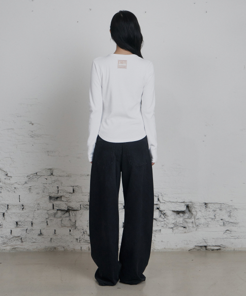 CURETTY（キュリティ）の「C 90S LINE BASIC LONG SLEEVE T-SHIRT_WHITE（Tシャツ/カットソー・レディース・ホワイト・MEDIUM/SMALL）」の4枚目の写真