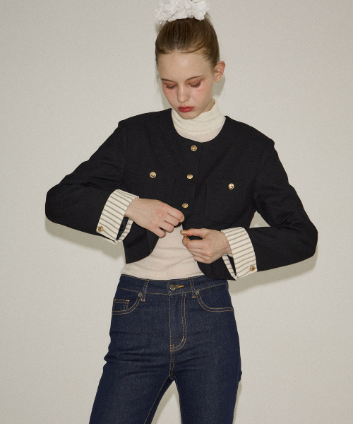 SALON DE YOHN(サロンドヨーン)の「Cuffs Crop Jacket_ Black(テーラードジャケット・レディース・ブラック・SMALL/MEDIUM)」の2枚目の写真