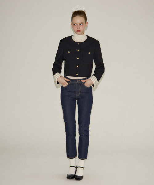SALON DE YOHN(サロンドヨーン)の「Cuffs Crop Jacket_ Black(テーラードジャケット・レディース・ブラック・SMALL/MEDIUM)」の3枚目の写真