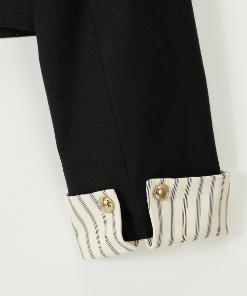 SALON DE YOHN(サロンドヨーン)の「Cuffs Crop Jacket_ Black(テーラードジャケット・レディース・ブラック・SMALL/MEDIUM)」の4枚目の写真