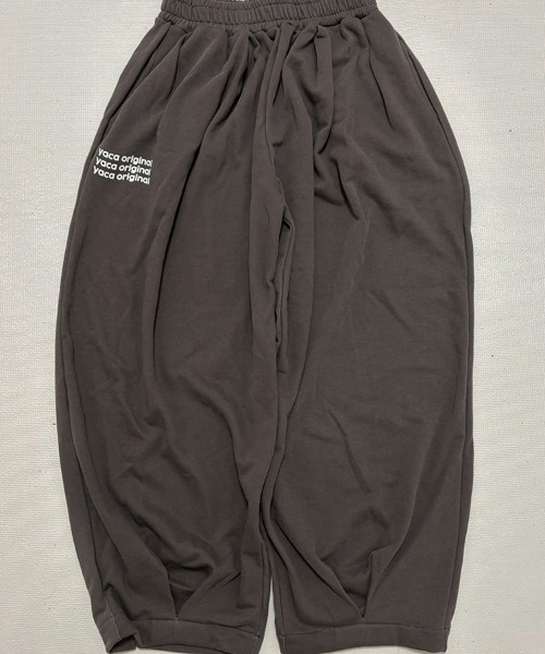 YACA（ヤーカ）の「Pigment Logo Loose Sweat PT/ピグメントロゴルーズスウェットパンツ【unisex item】（スウェットパンツ・レディース・チャコールグレー/ブラウン・FREE）」の21枚目の写真