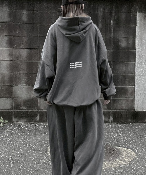 YACA（ヤーカ）の「Pigment Logo Loose Sweat PT/ピグメントロゴルーズスウェットパンツ【unisex item】（スウェットパンツ・レディース・チャコールグレー/ブラウン・FREE）」の5枚目の写真