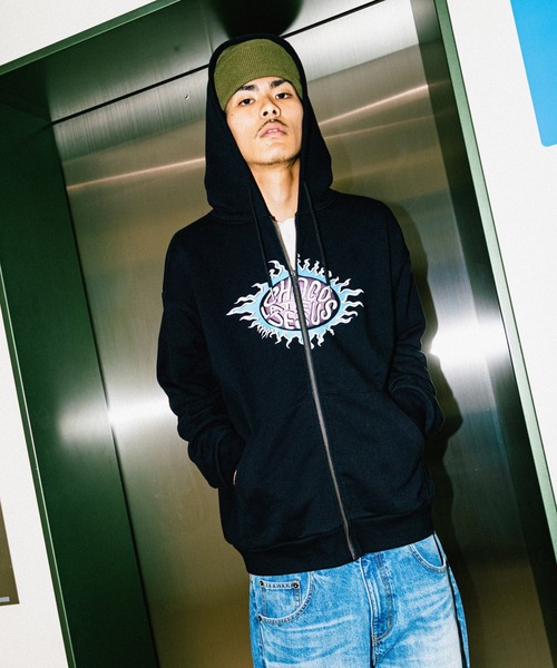 Chocolate Jesus (チョコレートジーザス )の「FLARE ZIP HOODIE(パーカー・メンズ・ブラック・X-LARGE/LARGE/MEDIUM)」の2枚目の写真