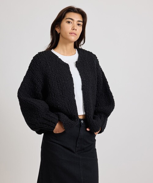 Saturdays NYC（サタデーズ ニューヨークシティ ）の「Halle Hand Woven Cardigan  | WOMEN（カーディガン/ボレロ・レディース・オリーブ/ブラック・M/S）」の3枚目の写真
