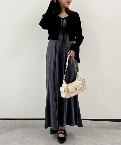 archives(アルシーヴ)の「ランダムリブニットカーデ×ベロアキャミワンピースSET(ワンピース・レディース・ブラック/ブルーグレー/ブラウン・MEDIUM)」の5枚目の写真