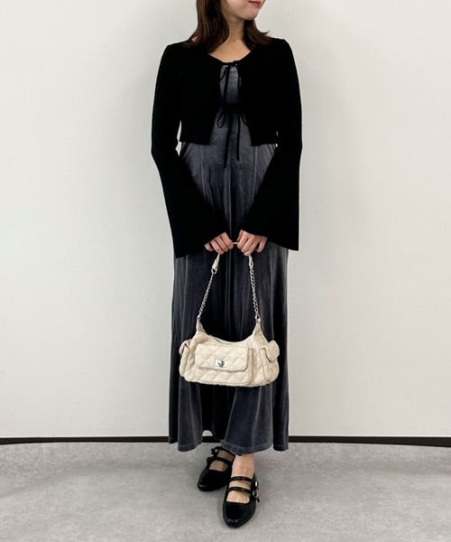 archives(アルシーヴ)の「ランダムリブニットカーデ×ベロアキャミワンピースSET(ワンピース・レディース・ブラック/ブルーグレー/ブラウン・MEDIUM)」の4枚目の写真