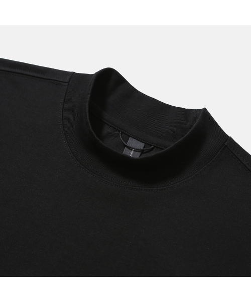 MOIF（モイフ）の「[AW25] BAGGY MOCKNECK L/S TEE / BLACK（Tシャツ/カットソー・メンズ・その他・1(S)/2(M)/3(L)）」の3枚目の写真